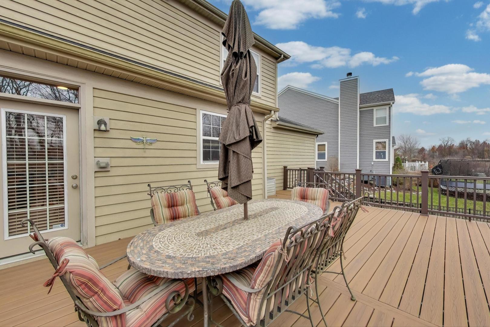 Elgin, Illinois 60124, United States, 5 Bedrooms Bedrooms, ,4 BathroomsBathrooms,Residential,Contingent,250856