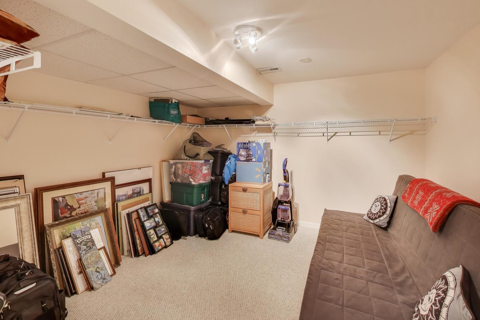 Elgin, Illinois 60124, United States, 5 Bedrooms Bedrooms, ,4 BathroomsBathrooms,Residential,Contingent,250856