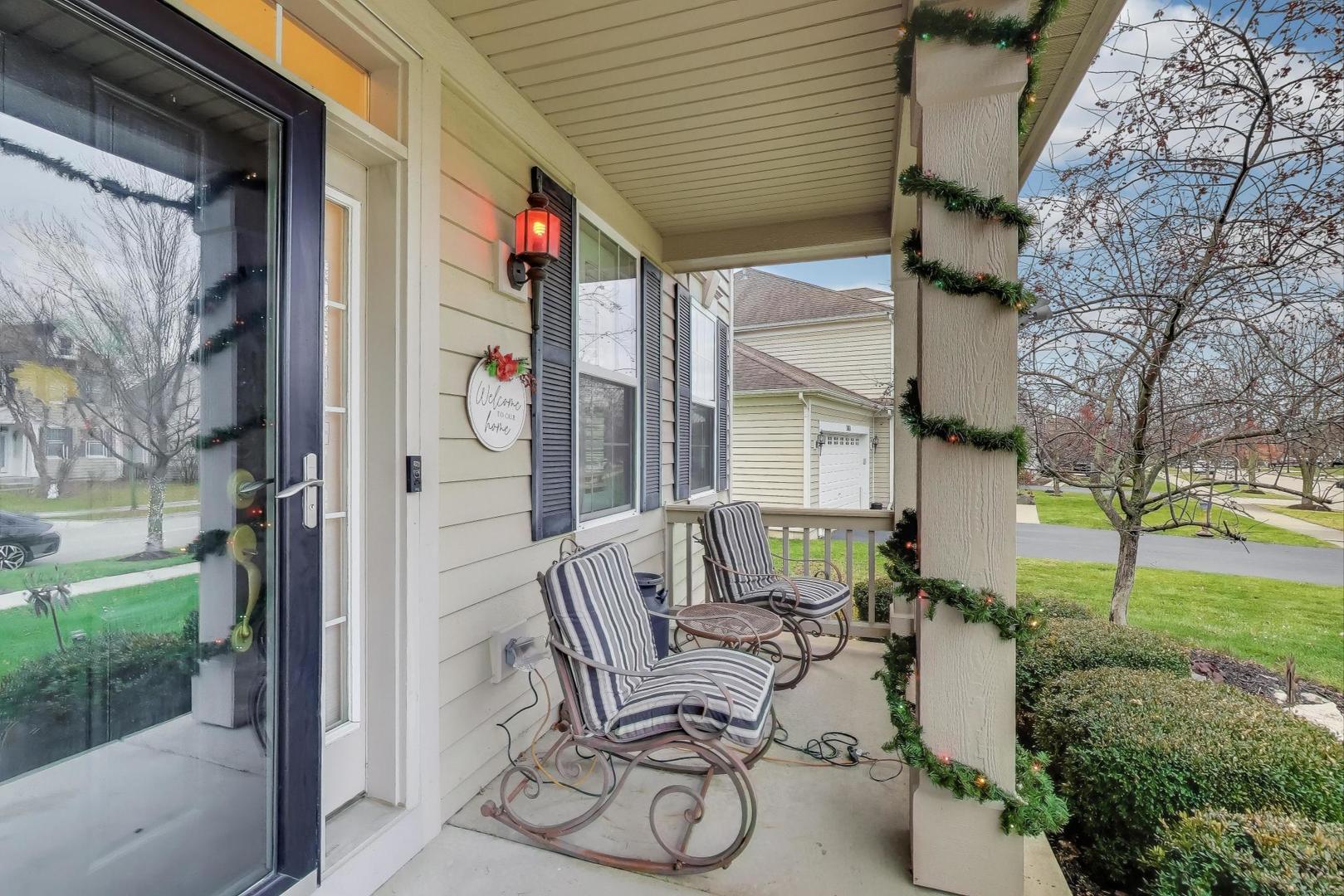 Elgin, Illinois 60124, United States, 5 Bedrooms Bedrooms, ,4 BathroomsBathrooms,Residential,Contingent,250856