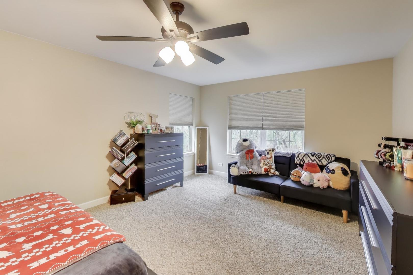 Elgin, Illinois 60124, United States, 5 Bedrooms Bedrooms, ,4 BathroomsBathrooms,Residential,Contingent,250856