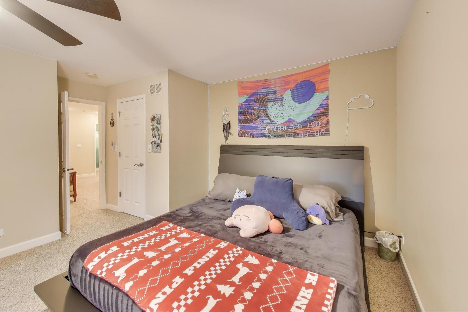 Elgin, Illinois 60124, United States, 5 Bedrooms Bedrooms, ,4 BathroomsBathrooms,Residential,Contingent,250856