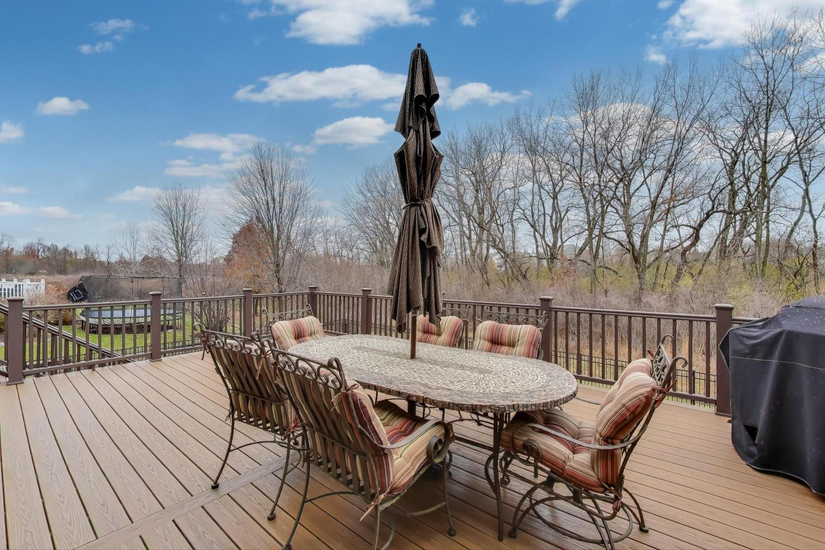 Elgin, Illinois 60124, United States, 5 Bedrooms Bedrooms, ,4 BathroomsBathrooms,Residential,Contingent,250856