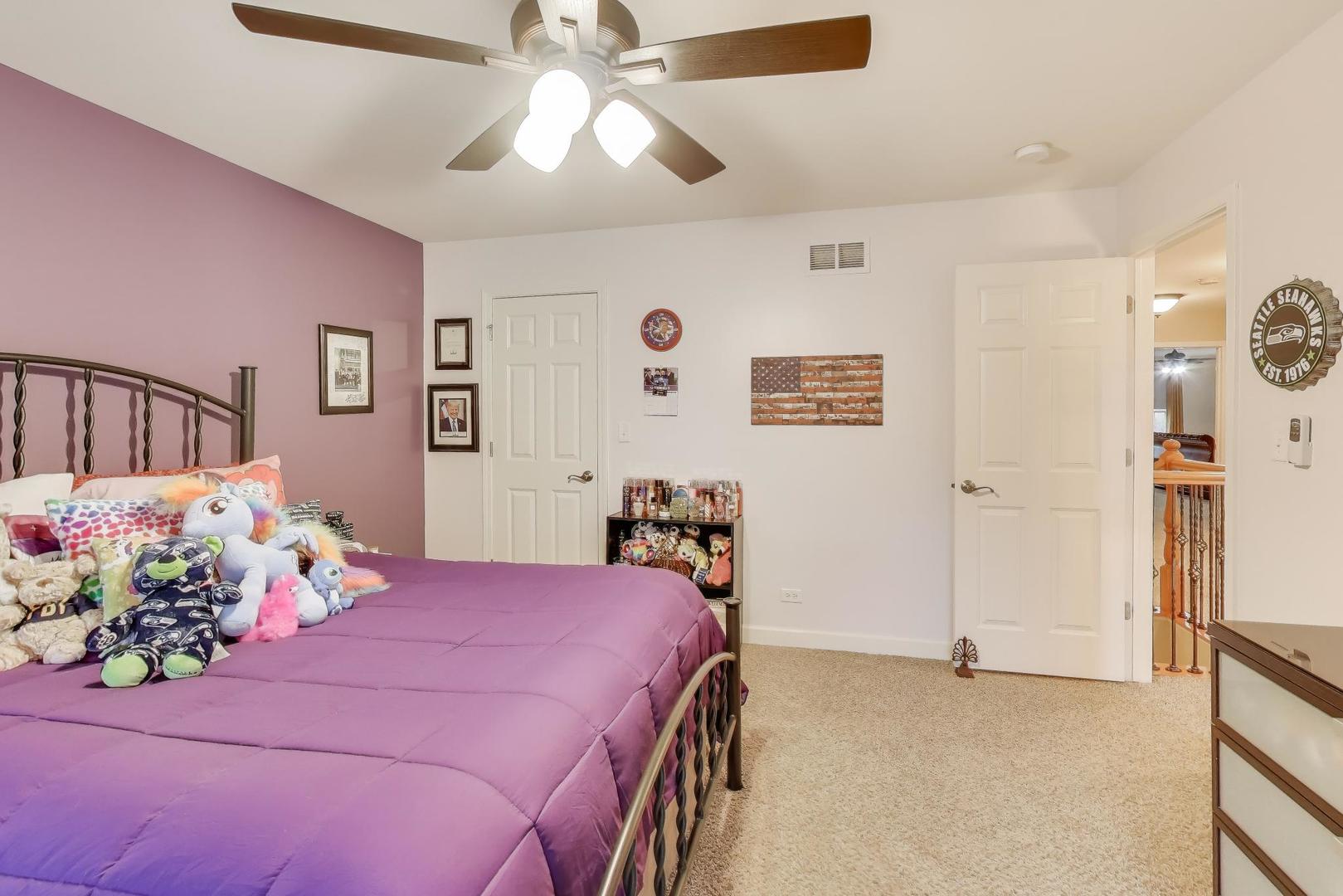 Elgin, Illinois 60124, United States, 5 Bedrooms Bedrooms, ,4 BathroomsBathrooms,Residential,Contingent,250856