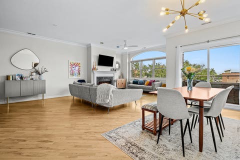 Tiny photo for 1109 W Belmont Avenue #4, Chicago, IL 60657 (MLS # 12741051)