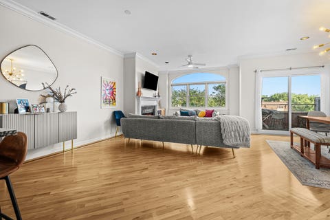 Tiny photo for 1109 W Belmont Avenue #4, Chicago, IL 60657 (MLS # 12741051)