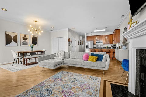 Tiny photo for 1109 W Belmont Avenue #4, Chicago, IL 60657 (MLS # 12741051)