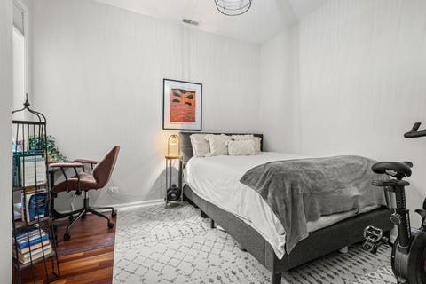 Tiny photo for 1109 W Belmont Avenue #4, Chicago, IL 60657 (MLS # 12741051)