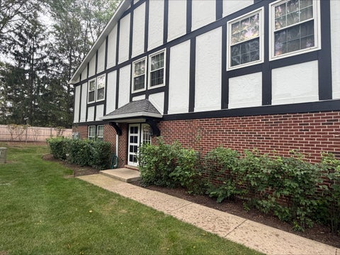 Photo of 148 W Golf Road #E, Libertyville, IL 60048 (MLS # 12750639)