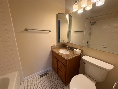 Tiny photo for 148 W Golf Road #E, Libertyville, IL 60048 (MLS # 12750639)
