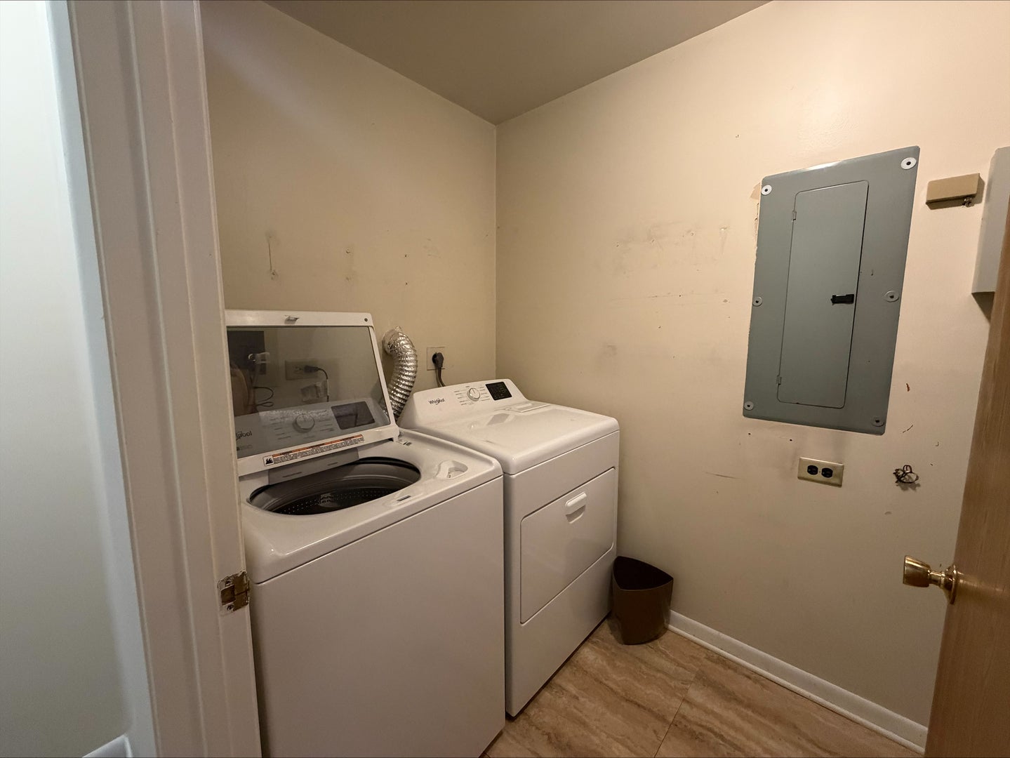 148 W Golf Road E