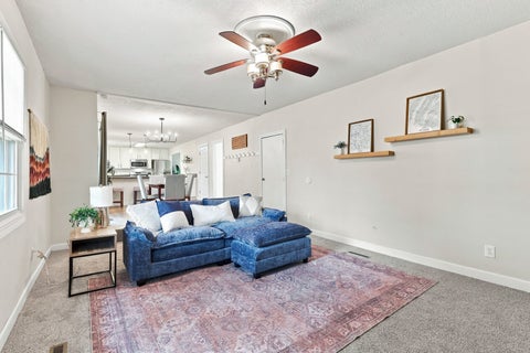 Tiny photo for 5721 Fillmore Street, Davenport, IA 52806 (MLS # 12729814)