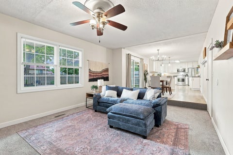Tiny photo for 5721 Fillmore Street, Davenport, IA 52806 (MLS # 12729814)