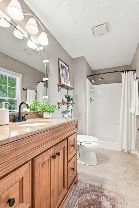 Tiny photo for 5721 Fillmore Street, Davenport, IA 52806 (MLS # 12729814)