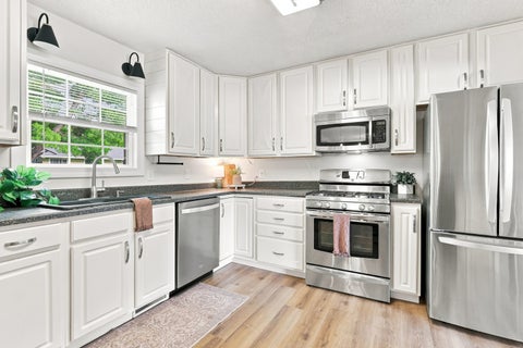 Tiny photo for 5721 Fillmore Street, Davenport, IA 52806 (MLS # 12729814)