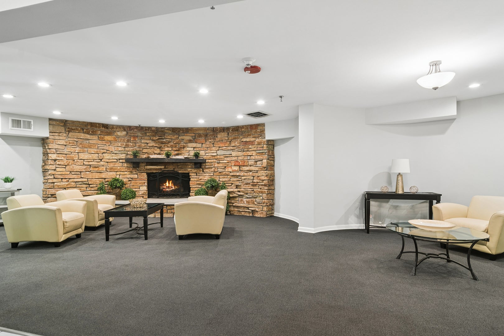 250 W Parliament Place 216