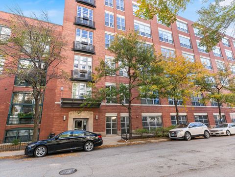 Photo of 1735 N Paulina Street #322, Chicago, IL 60622 (MLS # 12519882)