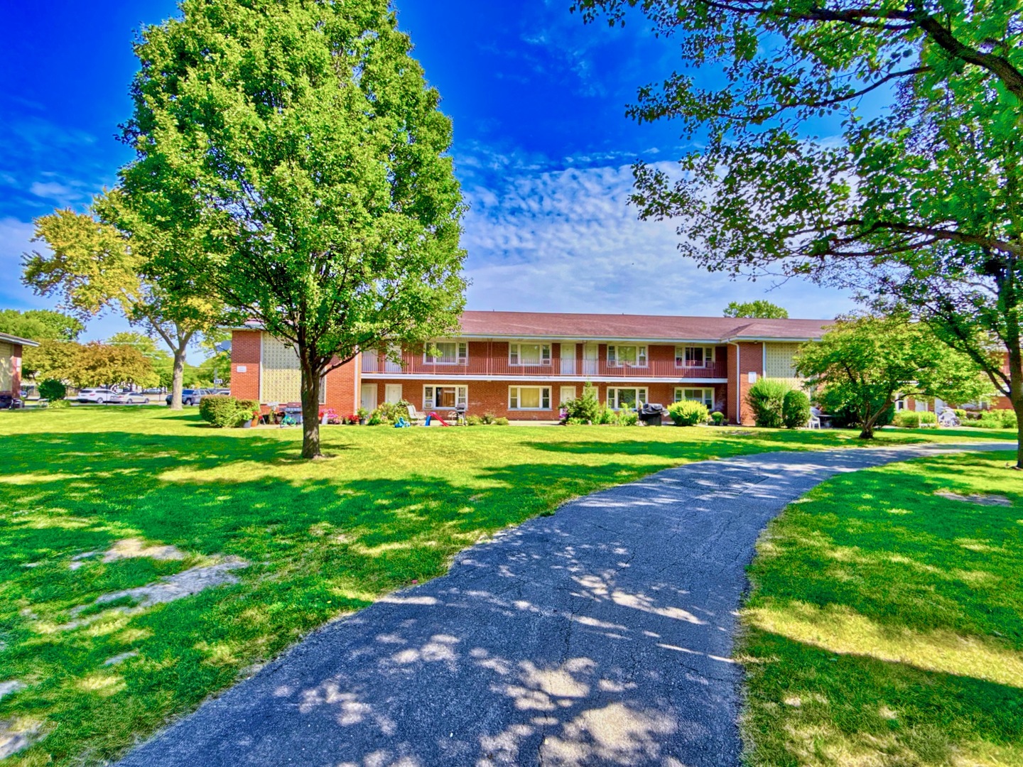 1111 E Algonquin Road 1