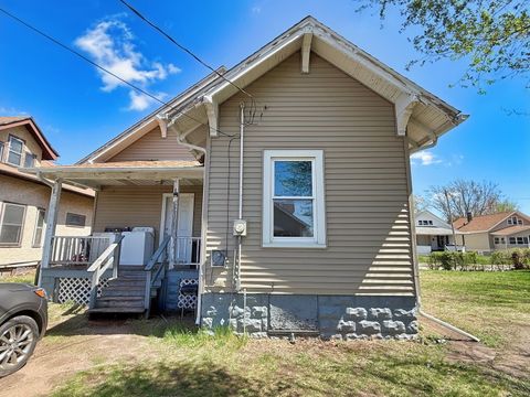 Tiny photo for 1212 Glenhurst Court, Rock Island, IL 61201 (MLS # 12622818)