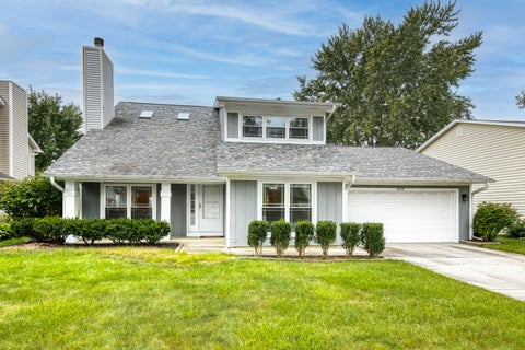 Photo of 820 N Dexter Lane, Hoffman Estates, IL 60169 (MLS # 12767174)