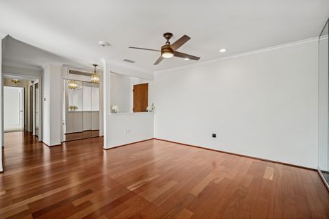 Tiny photo for 6400 N Cicero Avenue #315, Lincolnwood, IL 60712 (MLS # 12550646)