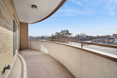 Tiny photo for 6400 N Cicero Avenue #315, Lincolnwood, IL 60712 (MLS # 12550646)