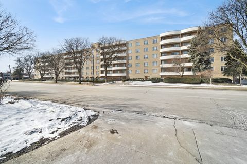 Tiny photo for 6400 N Cicero Avenue #315, Lincolnwood, IL 60712 (MLS # 12550646)