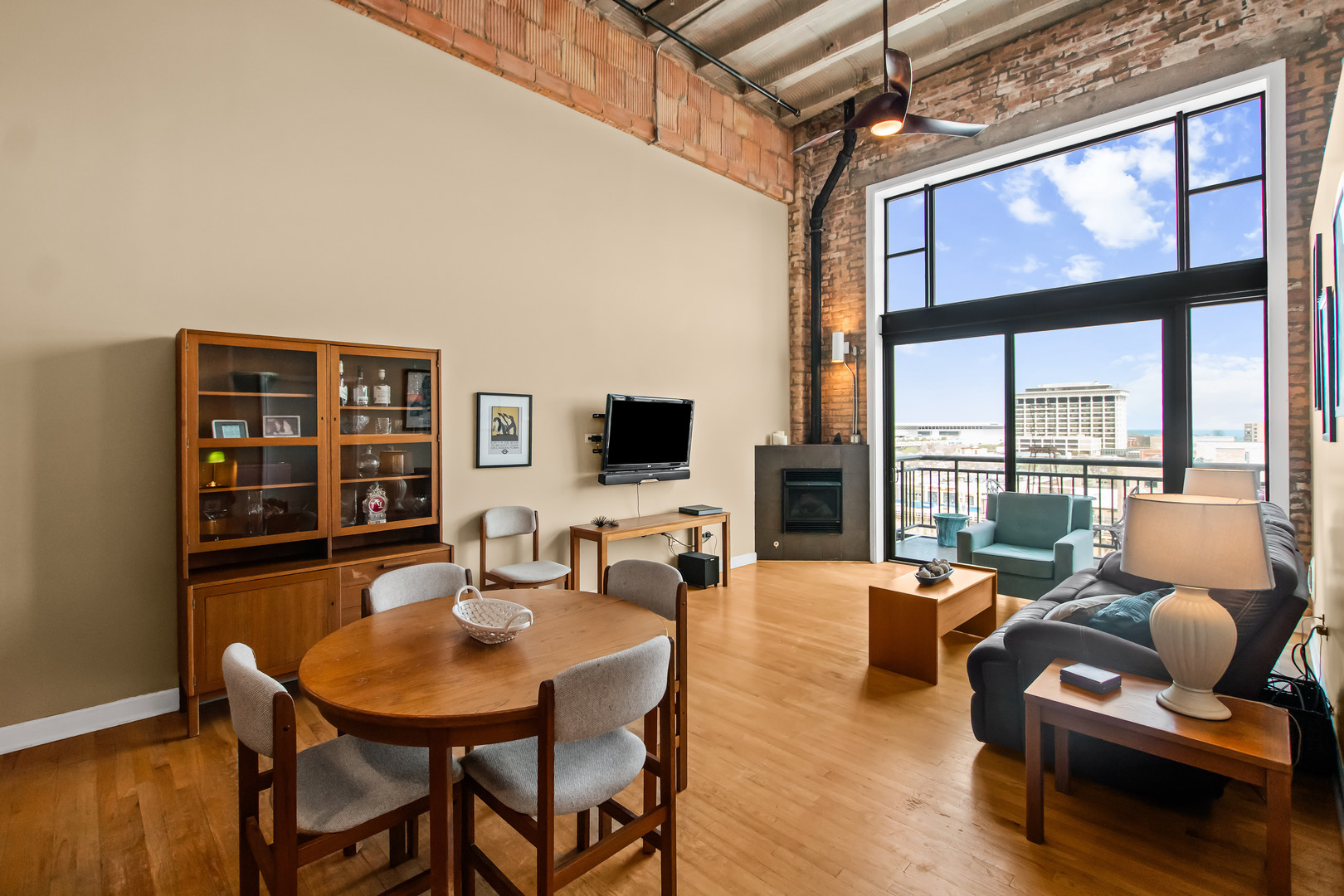 2545 S Dearborn Street 705
