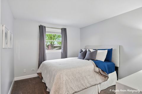 Tiny photo for Lindenhurst, IL 60046 (MLS # 12610937)