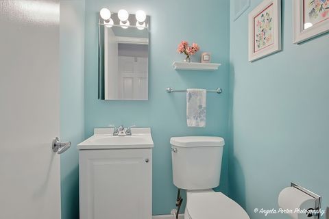 Tiny photo for Lindenhurst, IL 60046 (MLS # 12610937)