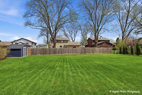 Tiny photo for Lindenhurst, IL 60046 (MLS # 12610937)