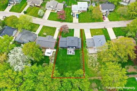 Tiny photo for Lindenhurst, IL 60046 (MLS # 12610937)