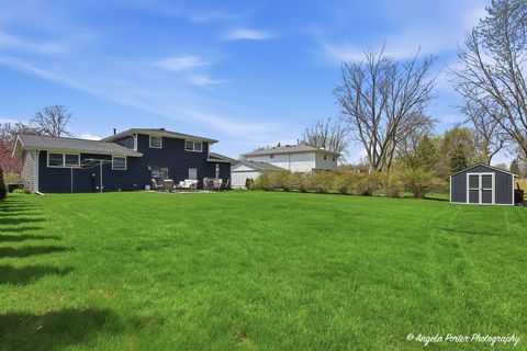 Tiny photo for Lindenhurst, IL 60046 (MLS # 12610937)