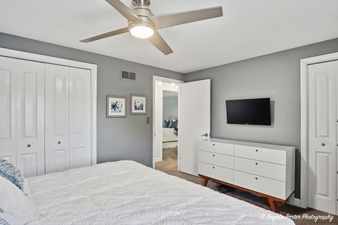 Tiny photo for Lindenhurst, IL 60046 (MLS # 12610937)
