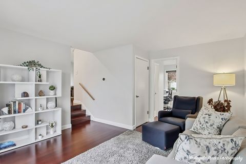 Tiny photo for Lindenhurst, IL 60046 (MLS # 12610937)
