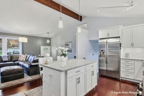 Tiny photo for Lindenhurst, IL 60046 (MLS # 12610937)