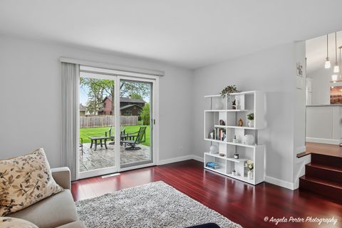 Tiny photo for Lindenhurst, IL 60046 (MLS # 12610937)