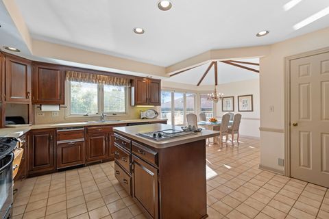 Tiny photo for 2016 Midwest club Parkway, Oak Brook, IL 60523 (MLS # 12580227)