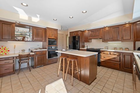 Tiny photo for 2016 Midwest club Parkway, Oak Brook, IL 60523 (MLS # 12580227)