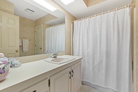 Tiny photo for 2016 Midwest club Parkway, Oak Brook, IL 60523 (MLS # 12580227)