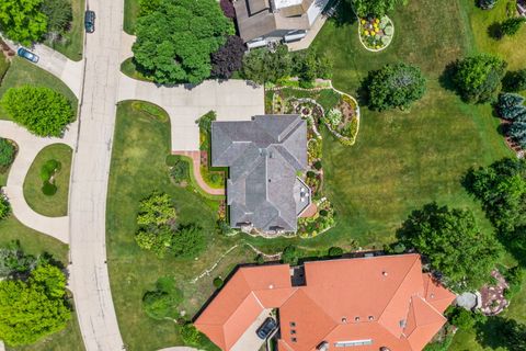 Tiny photo for 2016 Midwest club Parkway, Oak Brook, IL 60523 (MLS # 12580227)