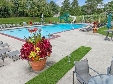 Tiny photo for 2016 Midwest club Parkway, Oak Brook, IL 60523 (MLS # 12580227)