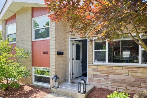 Tiny photo for 408 W Commonwealth Lane, Elmhurst, IL 60126 (MLS # 12669961)