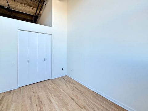 Tiny photo for 900 N KINGSBURY Street #942, Chicago, IL 60610 (MLS # 12541598)