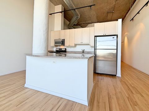 Tiny photo for 900 N KINGSBURY Street #942, Chicago, IL 60610 (MLS # 12541598)