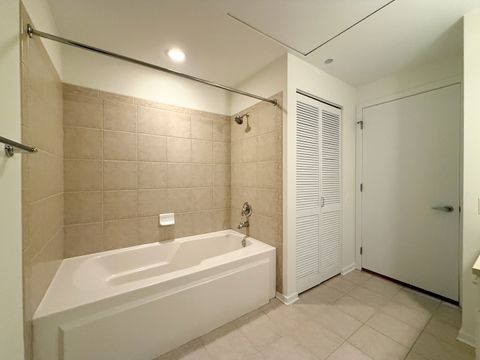 Tiny photo for 900 N KINGSBURY Street #942, Chicago, IL 60610 (MLS # 12541598)