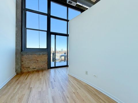 Tiny photo for 900 N KINGSBURY Street #942, Chicago, IL 60610 (MLS # 12541598)
