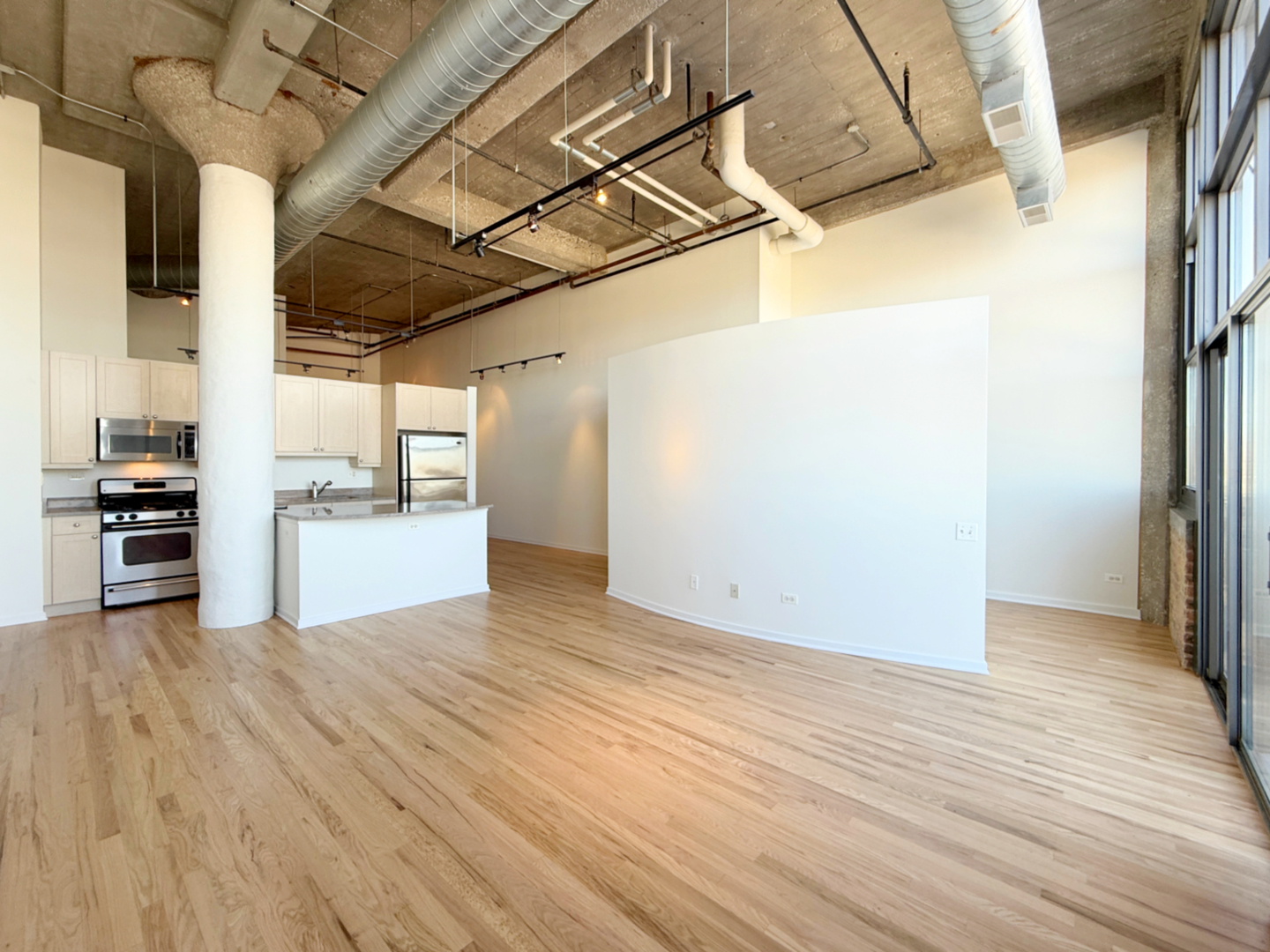 900 N KINGSBURY Street 942