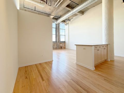 Tiny photo for 900 N KINGSBURY Street #942, Chicago, IL 60610 (MLS # 12541598)