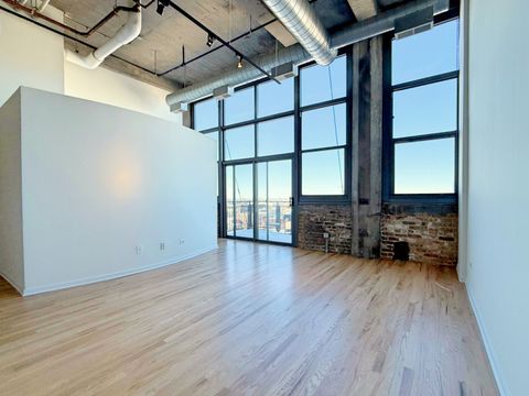 900 N KINGSBURY Street 942 Chicago IL 60610