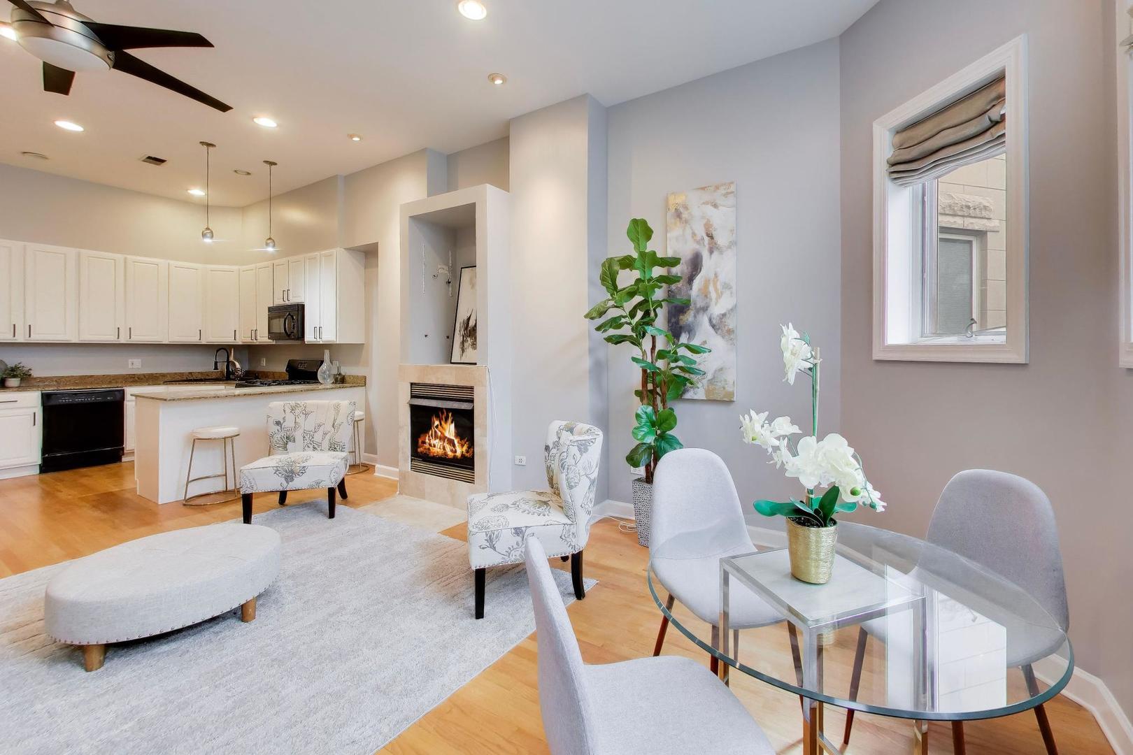 2629 N ASHLAND Avenue 1B